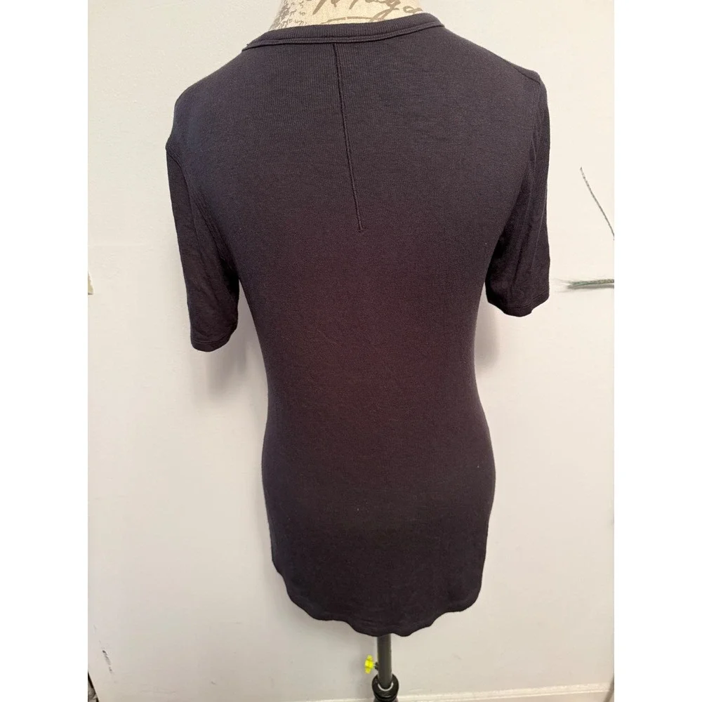 Lululemon Dark Gray‎ Ribbed Short Sleeve Fitted Top Athleisure Casual